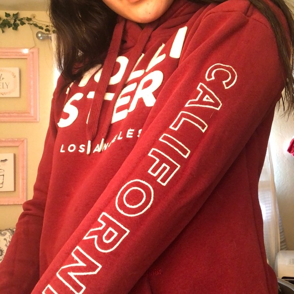 burgundy hollister hoodie/sweatshirt - Picture 2 of 2